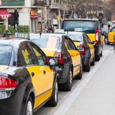 Golpe al sector del taxi: La justicia europea rechaza la limitación de las licencias de los VTC